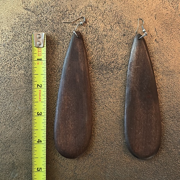 Large wooden statement earrings - Picture 2 of 4